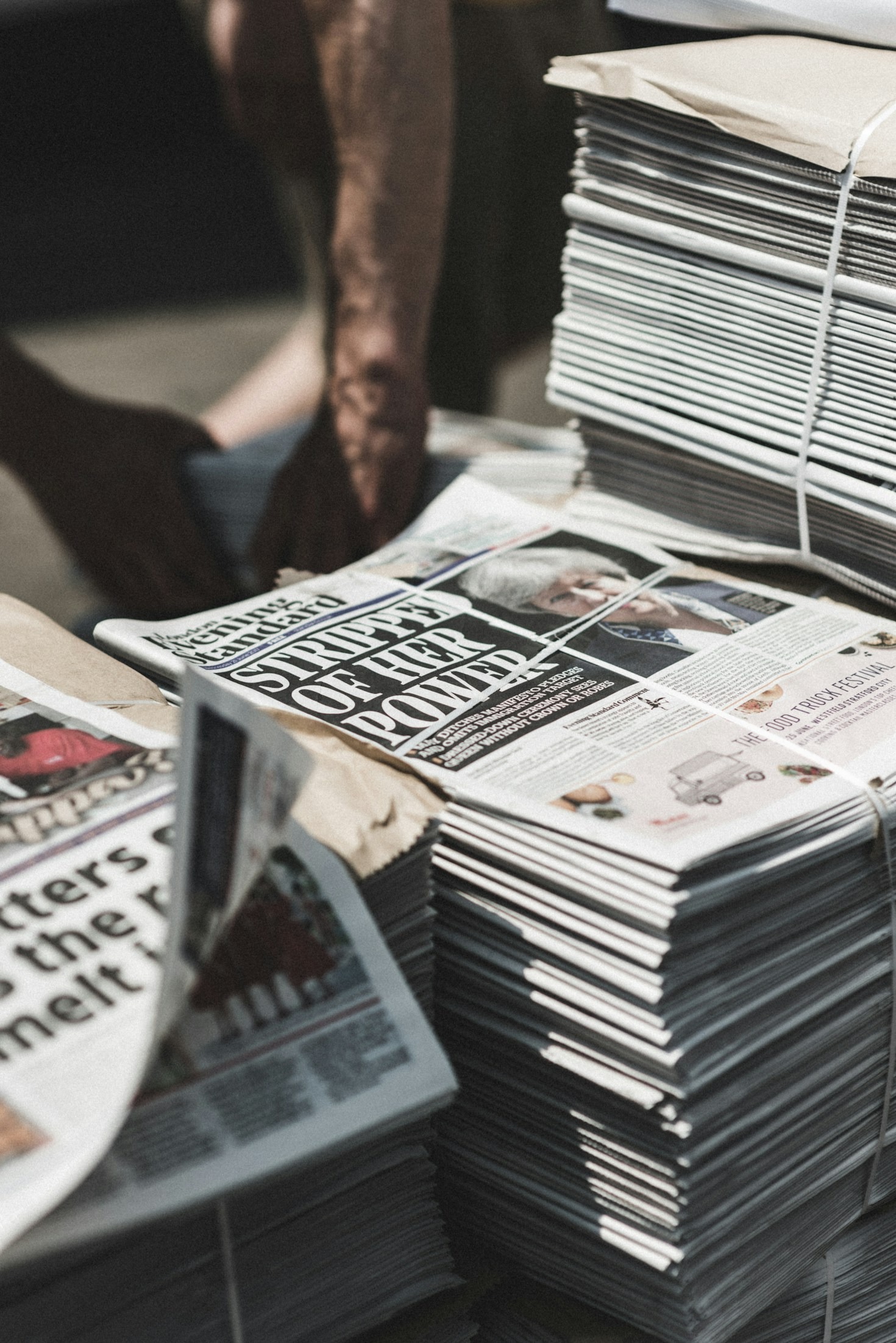 Understanding Fast News in a Digital Age
